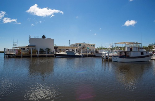 Historic Downtown Apalachicola Apartment | Admirals Quarters at Scipio Creek Marina