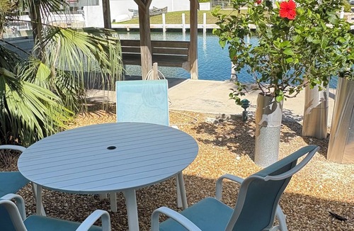 Islamorada Apartment | Adorable 1 bedroom apartment on canal beach access in vibrant Islamorada