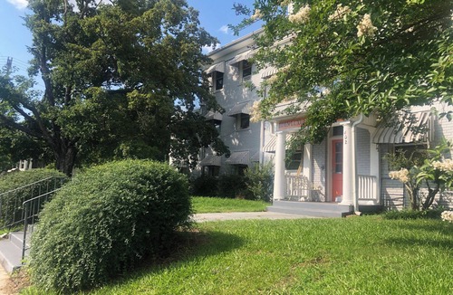 Eden Apartment | Adorable 1-bedroom studio apartment with AC in beautiful Eden