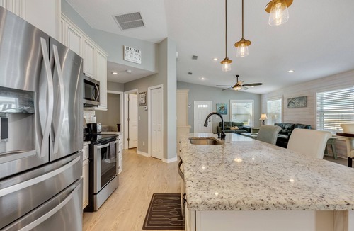 Vilano Beach House | Adorable beach cottage! Short walk to the beach or intracoastal waterway