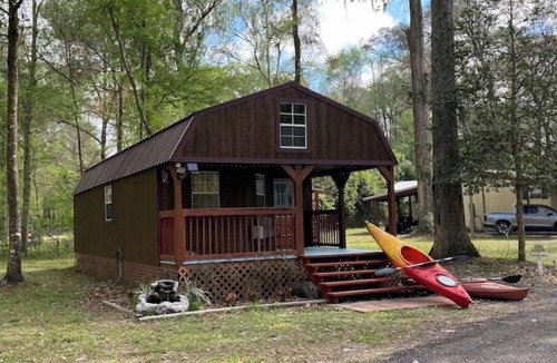 Fort White House | Adorable cozy cabin near North Florida Springs