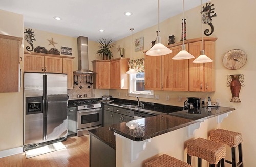 Crystal Beach House | Adorable Home less then a Block to Gulf W/Private heatable Pool!
