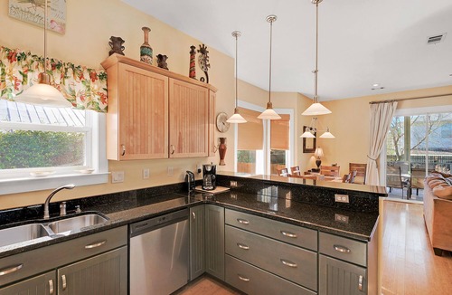 Crystal Beach House | Adorable Home less then a Block to Gulf W/Private heatable Pool!