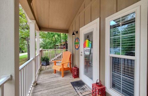 Springville House | Adorable Tiny Home! Pet Friendly. Minutes from Kentucky Lake