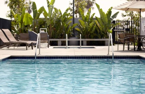 Marathon House | Adventure Awaits! Three Comfy Units Near Beaches, Pool and Adventure