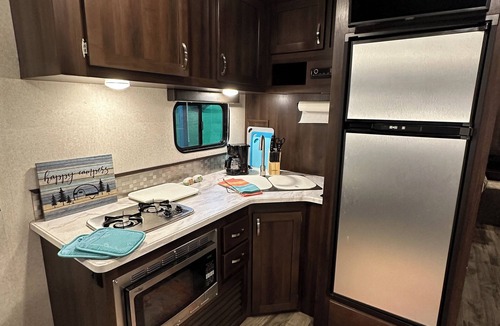 Helen House | Adventure Camper on Little Creek - 2018 Jayco Octane