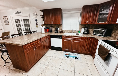 Orlando House | Affordable 3 Bedroom Home W/Private Pool. Minutes from Orlando's theme parks