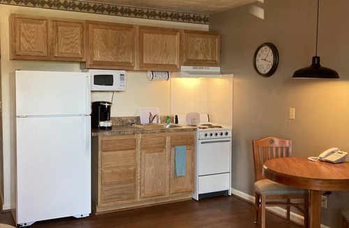 Roanoke Hotel | Affordable Corporate Suites - Lanford