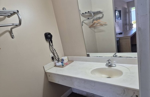 Chickamauga Hotel | Affordable Inn Near Chattanooga Attractions + Free Parking