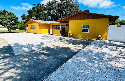 Bayshore Gardens House | All Guess will enjoy what Sarasota/Bradenton has to offer from this location.
