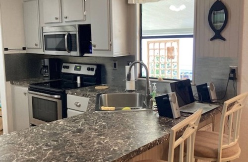 Palmetto House | ALL-INCLUSIVE, WATERFRONT, furnished, 55+ comm, pool/activities, seasonal terms.