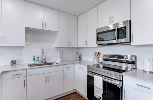 North Trail Condo | All-New, Waterfront Condo Near Downtown Sarasota