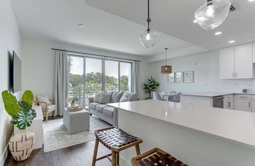 North Trail Condo | All-New, Waterfront Condo Near Downtown Sarasota