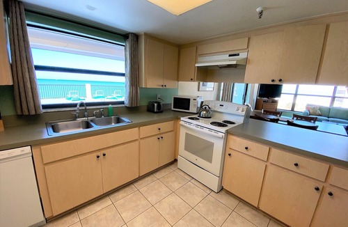 Madeira Beach Condo | All Seasons Vacation Resort by Liberte'
