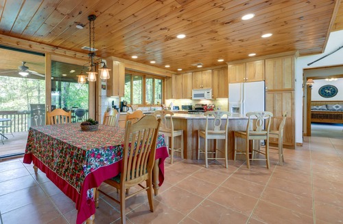 Almond House | Almond Vacation Rental w/Mountain Views!