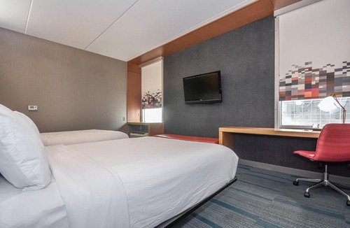 Charlotte Center City Hotel | Aloft by Marriott Charlotte City Center