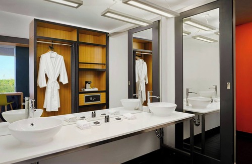Doral Hotel | Aloft Miami Doral