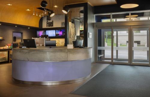 Capitol Hill Hotel | Aloft Tallahassee Downtown