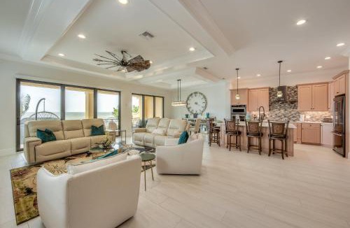 Mid Island House | Aloha Oasis - 3554 Estero Blvd