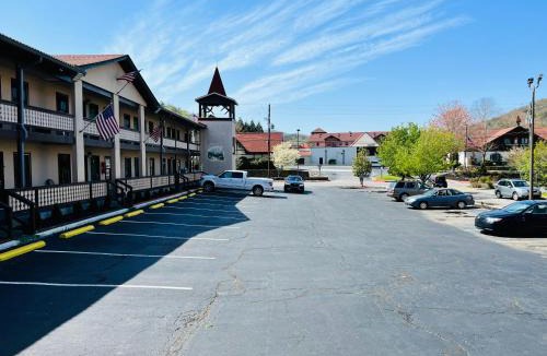Helen Hotel | Alpine Valley Inn