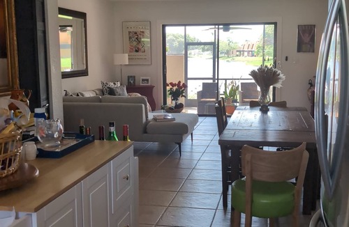 Pembroke Pines Apartment | Amazing 2-bedroom lakefront apartment with AC in Pembroke Pines