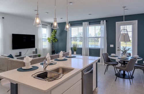 Davenport House | Amazing 3BR/2BA Townhome 348