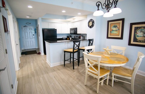 Gulf Shores Condo | Amazing condo with DIRECT View! Great rates! Check us out!