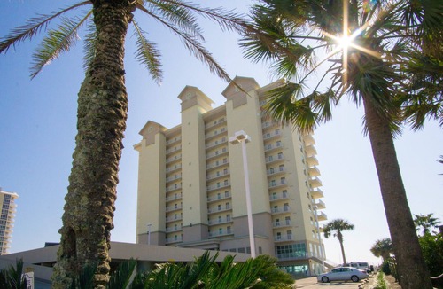 Gulf Shores Condo | Amazing condo with DIRECT View! Great rates! Check us out!