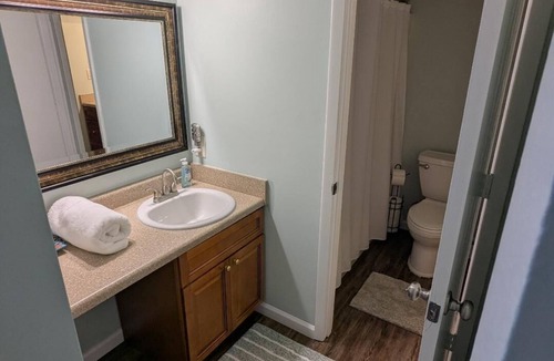 Tallahassee House | Amazing deal on longer stays ! Comfy 2-bedroom near everything in Tallahassee.