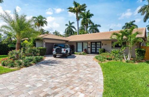 South Lake Villa | Amazing Family Home in Hollywood FL