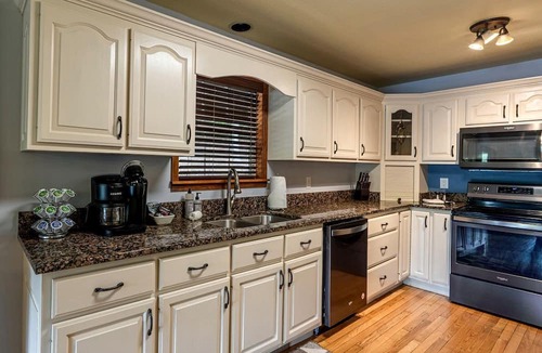 Topton Cabin | Amazing Lakefront Cabin Perfect for Groups in Topton, North Carolina