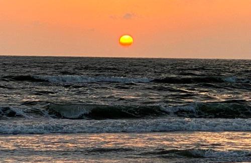 Don Cesar Apartment | AMAZING LOCATION ! direct across ST, from beach