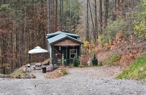 Hayesville House | Amazing Mountain View Tiny House