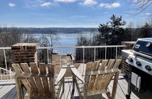 Estill Springs House | AMAZING Tims Ford House! RENOVATED & LAKEFRONT!
