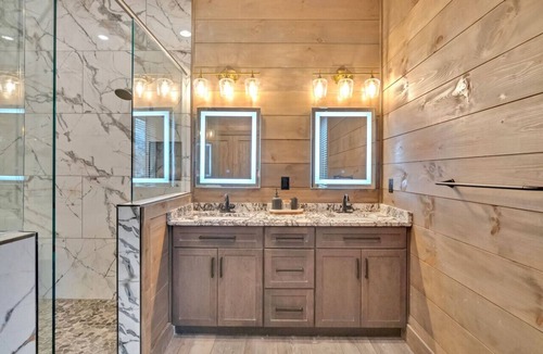 Walland Cabin | Amazing Views Rustic Lodge - Indoor Pool, Firepit, and Gameroom!