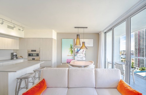 Hallandale Beach Condo | Amazing! WaterFront Luxury Condo@Hyde