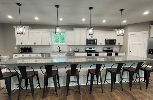 La Follette House | American Freedom; Theater Rm! Sleeps 38-44. Time to book for Fall and Holidays!