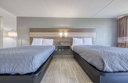 Revelo Hotel | Americas Best Value Inn Stearns