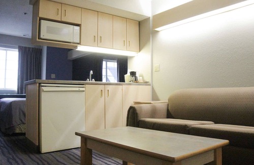 Jackson Hotel | Americas Best Value Inn & Suites Jackson, TN