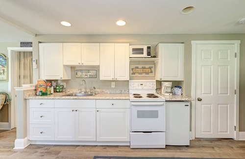 Bradenton Beach House | AMI Light House Cottage