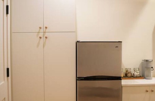 Yamacraw Village Apartment | Annabelle 2A - Studio In The Heart Of Night Life