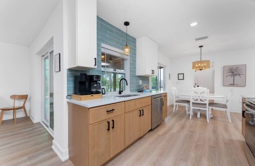 Oakland Hills House | Annapolis Waterside Escape | Pool Home Minutes to Gulf Beaches