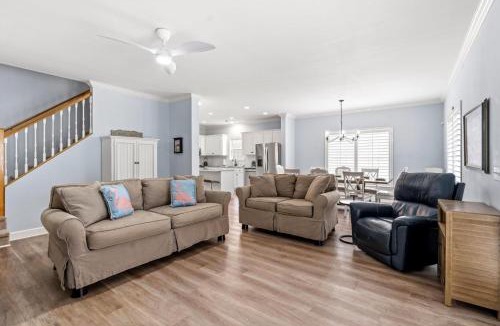 Windy Hill House | Antigua Breeze - 3rd Row - Windy Hill Section