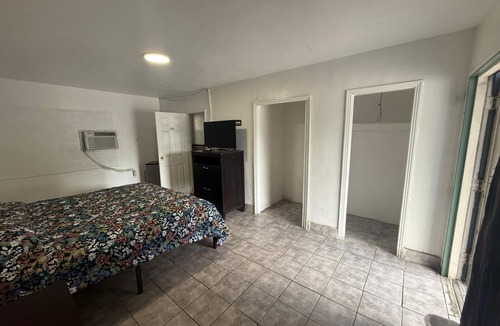 Old Seminole Heights Hotel | Antigua Motel by OYO Tampa US - 41