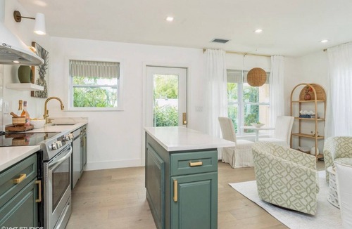 Parker Ridge Villa | Antique Row Zen Apartment