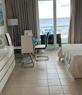 Sunny Isles Beach Apartment | Apartment View to the Beach Sunny Isles