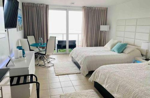 Sunny Isles Beach Apartment | Apartment View to the Beach Sunny Isles