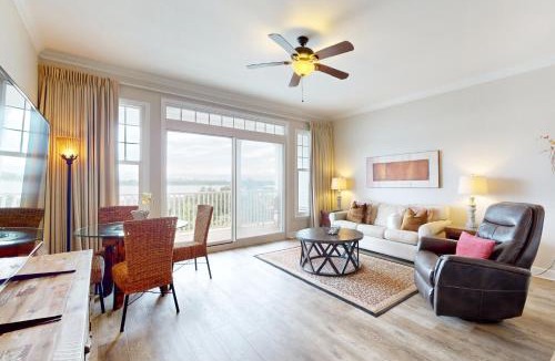 Upper Grand Lagoon Apartment | Apartments in Panama City Beach, FL, USA