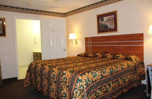 Talbot's Corner Hotel | Apple Annies Inn