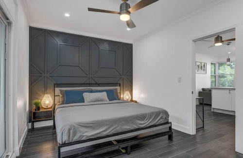 Parkland Estates Apartment | APT 2 · Hyde Park/ Bayshore Blvd Private Suite